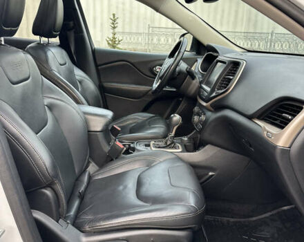 Белый Джип Чероки, объемом двигателя 3.24 л и пробегом 200 тыс. км за 12990 $, фото 19 на Automoto.ua