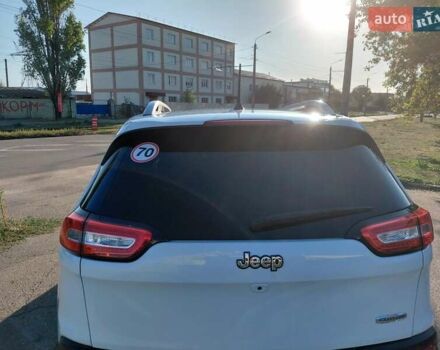 Белый Джип Чероки, объемом двигателя 3.2 л и пробегом 97 тыс. км за 15200 $, фото 1 на Automoto.ua