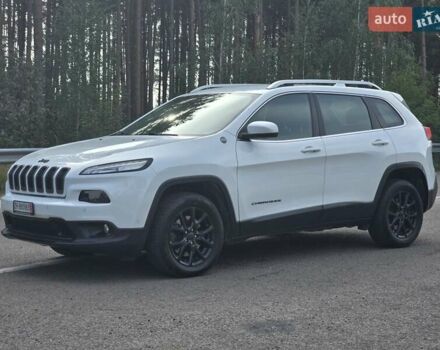 Белый Джип Чероки, объемом двигателя 2.2 л и пробегом 148 тыс. км за 15999 $, фото 2 на Automoto.ua