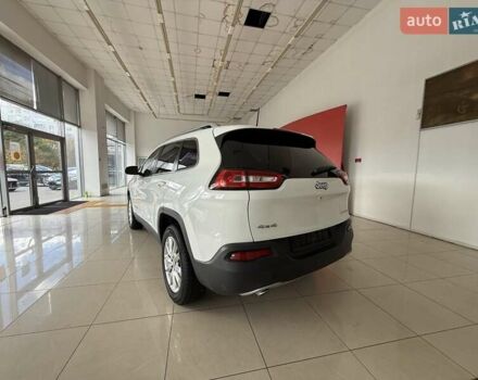 Джип Чероки 2015 в Черновцах на Automoto.ua Белый Джип Чероки, объемом двигателя 2.36 л и пробегом 123 тыс. км за 12990 $, фото 16 на Automoto.ua