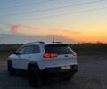 Білий Джип Cherokee, об'ємом двигуна 3.24 л та пробігом 179 тис. км за 13700 $, фото 1 на Automoto.ua