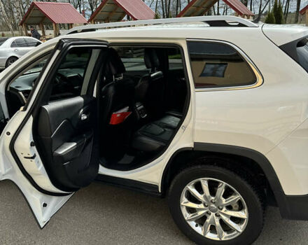 Білий Джип Cherokee, об'ємом двигуна 2.36 л та пробігом 169 тис. км за 13700 $, фото 10 на Automoto.ua