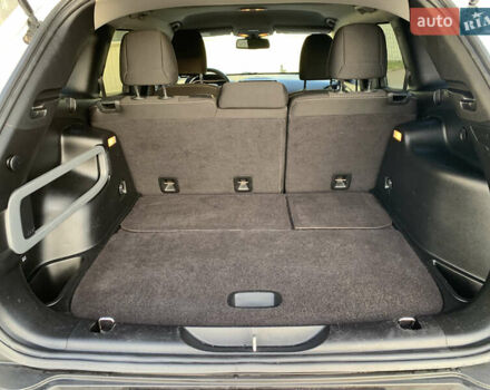 Білий Джип Cherokee, об'ємом двигуна 2.36 л та пробігом 297 тис. км за 9650 $, фото 21 на Automoto.ua