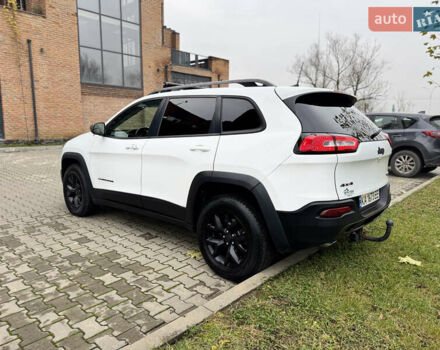 Білий Джип Cherokee, об'ємом двигуна 3.24 л та пробігом 185 тис. км за 16000 $, фото 8 на Automoto.ua
