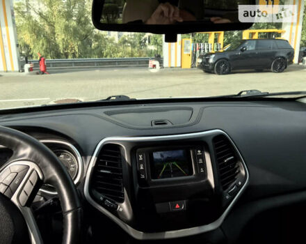 Джип Чероки 2015 в Киеве на Automoto.ua Белый Джип Чероки, объемом двигателя 3.24 л и пробегом 100 тыс. км за 15200 $, фото 58 на Automoto.ua