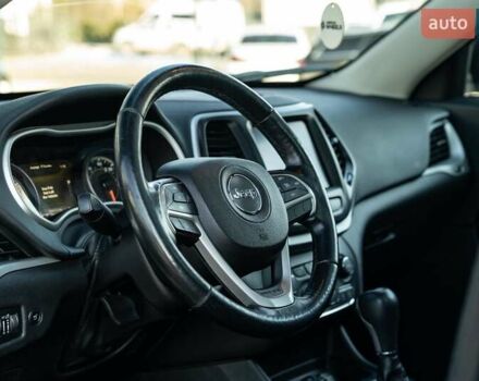 Белый Джип Чероки, объемом двигателя 3.24 л и пробегом 186 тыс. км за 17900 $, фото 21 на Automoto.ua