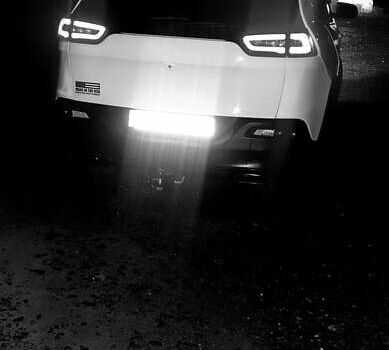 Джип Cherokee 2015 у Хмельницькому на Automoto.ua Білий Джип Cherokee, об'ємом двигуна 3.24 л та пробігом 202 тис. км за 14500 $, фото 12 на Automoto.ua