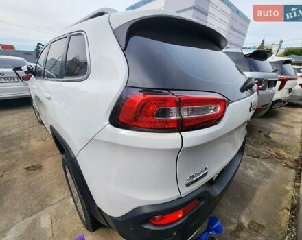 Белый Джип Чероки, объемом двигателя 2 л и пробегом 137 тыс. км за 12800 $, фото 4 на Automoto.ua