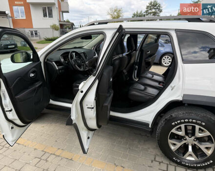 Белый Джип Чероки, объемом двигателя 3.24 л и пробегом 175 тыс. км за 16000 $, фото 20 на Automoto.ua