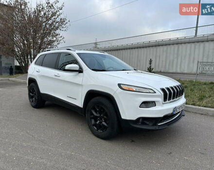 Белый Джип Чероки, объемом двигателя 3.24 л и пробегом 200 тыс. км за 12990 $, фото 1 на Automoto.ua