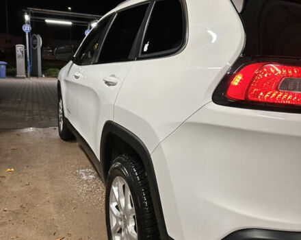 Білий Джип Cherokee, об'ємом двигуна 2.36 л та пробігом 260 тис. км за 11000 $, фото 18 на Automoto.ua