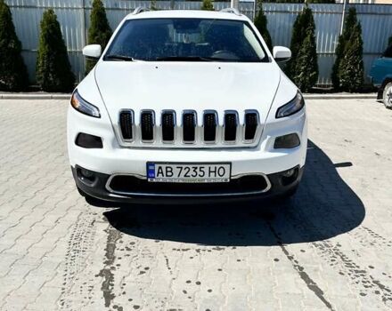 Белый Джип Чероки, объемом двигателя 2.36 л и пробегом 121 тыс. км за 14500 $, фото 1 на Automoto.ua