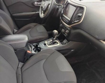 Белый Джип Чероки, объемом двигателя 0 л и пробегом 189 тыс. км за 11700 $, фото 19 на Automoto.ua