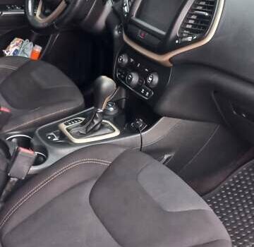 Білий Джип Cherokee, об'ємом двигуна 2.4 л та пробігом 221 тис. км за 12550 $, фото 7 на Automoto.ua