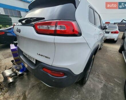 Белый Джип Чероки, объемом двигателя 2 л и пробегом 137 тыс. км за 12800 $, фото 3 на Automoto.ua