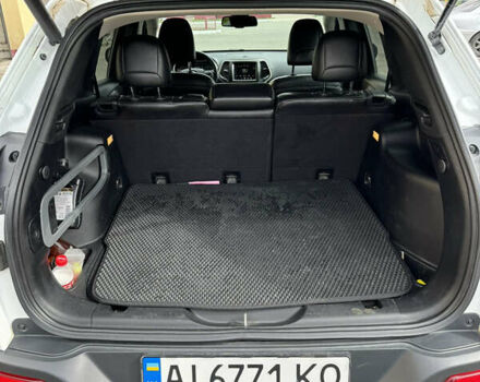 Білий Джип Cherokee, об'ємом двигуна 2.36 л та пробігом 169 тис. км за 13700 $, фото 2 на Automoto.ua