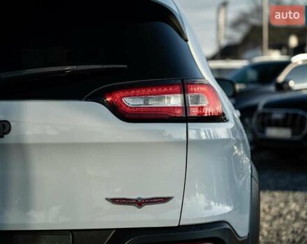 Белый Джип Чероки, объемом двигателя 3.24 л и пробегом 186 тыс. км за 17900 $, фото 8 на Automoto.ua