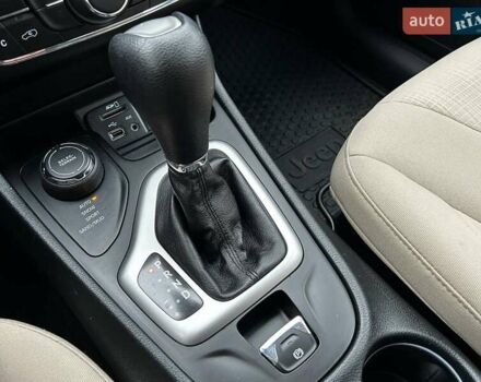 Белый Джип Чероки, объемом двигателя 3.24 л и пробегом 101 тыс. км за 16490 $, фото 24 на Automoto.ua