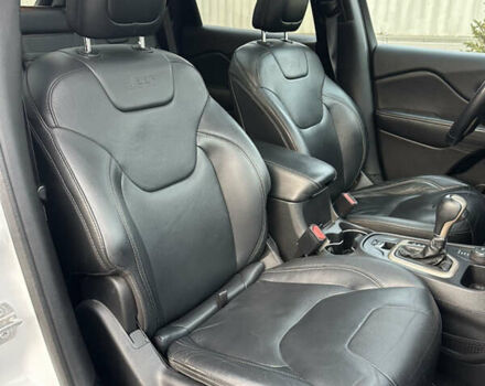 Белый Джип Чероки, объемом двигателя 3.24 л и пробегом 200 тыс. км за 12990 $, фото 20 на Automoto.ua