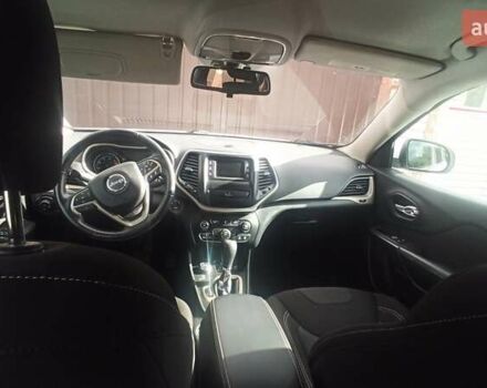 Білий Джип Cherokee, об'ємом двигуна 2.36 л та пробігом 80 тис. км за 13800 $, фото 4 на Automoto.ua