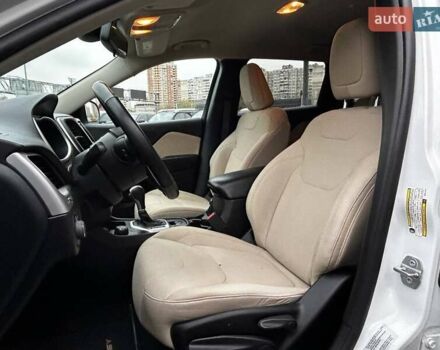 Белый Джип Чероки, объемом двигателя 3.24 л и пробегом 101 тыс. км за 16490 $, фото 8 на Automoto.ua