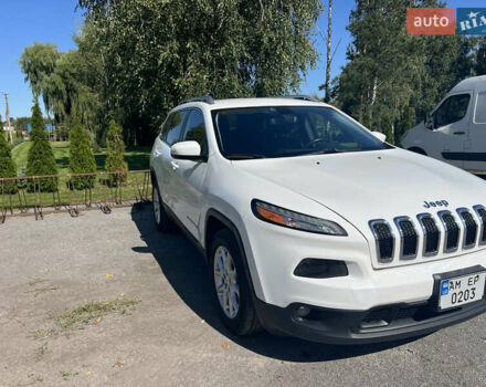 Білий Джип Cherokee, об'ємом двигуна 3.2 л та пробігом 255 тис. км за 13200 $, фото 3 на Automoto.ua