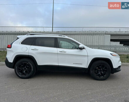 Белый Джип Чероки, объемом двигателя 3.24 л и пробегом 200 тыс. км за 12990 $, фото 4 на Automoto.ua