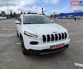 Белый Джип Чероки, объемом двигателя 2.4 л и пробегом 210 тыс. км за 13200 $, фото 1 на Automoto.ua