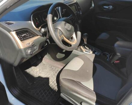 Белый Джип Чероки, объемом двигателя 2.36 л и пробегом 153 тыс. км за 13700 $, фото 43 на Automoto.ua