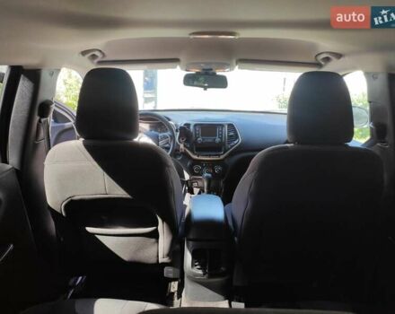 Белый Джип Чероки, объемом двигателя 2.36 л и пробегом 153 тыс. км за 13700 $, фото 35 на Automoto.ua