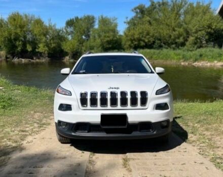 Белый Джип Чероки, объемом двигателя 3.2 л и пробегом 129 тыс. км за 10000 $, фото 2 на Automoto.ua