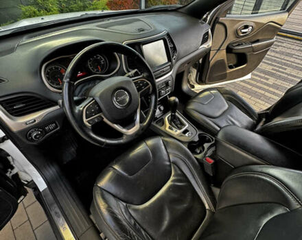 Білий Джип Cherokee, об'ємом двигуна 2.36 л та пробігом 155 тис. км за 13900 $, фото 15 на Automoto.ua