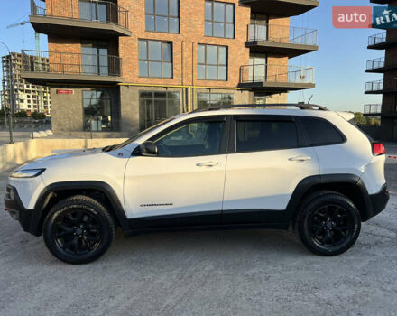 Білий Джип Cherokee, об'ємом двигуна 2.36 л та пробігом 184 тис. км за 13800 $, фото 5 на Automoto.ua