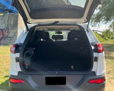 Белый Джип Чероки, объемом двигателя 3.2 л и пробегом 129 тыс. км за 10000 $, фото 10 на Automoto.ua