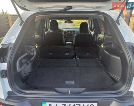 Белый Джип Чероки, объемом двигателя 3.24 л и пробегом 142 тыс. км за 13500 $, фото 5 на Automoto.ua