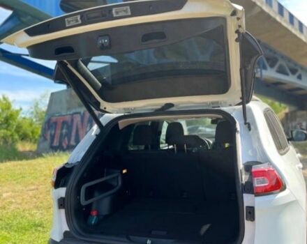 Белый Джип Чероки, объемом двигателя 3.2 л и пробегом 129 тыс. км за 10000 $, фото 7 на Automoto.ua