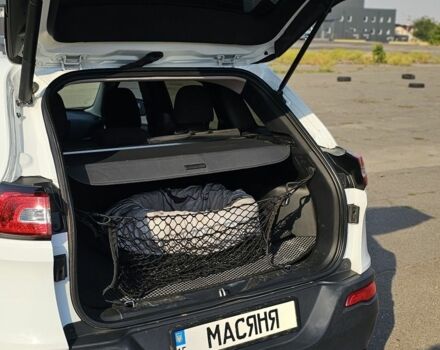 Білий Джип Cherokee, об'ємом двигуна 3.2 л та пробігом 136 тис. км за 14500 $, фото 1 на Automoto.ua