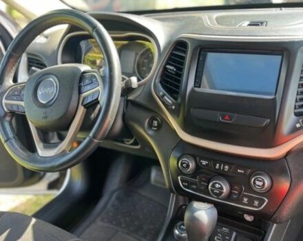 Белый Джип Чероки, объемом двигателя 3.2 л и пробегом 129 тыс. км за 10000 $, фото 13 на Automoto.ua