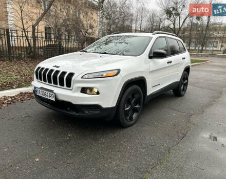 Белый Джип Чероки, объемом двигателя 2.36 л и пробегом 118 тыс. км за 13999 $, фото 7 на Automoto.ua