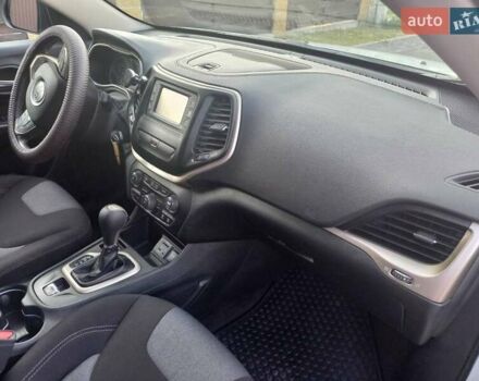 Белый Джип Чероки, объемом двигателя 3.24 л и пробегом 142 тыс. км за 13500 $, фото 18 на Automoto.ua