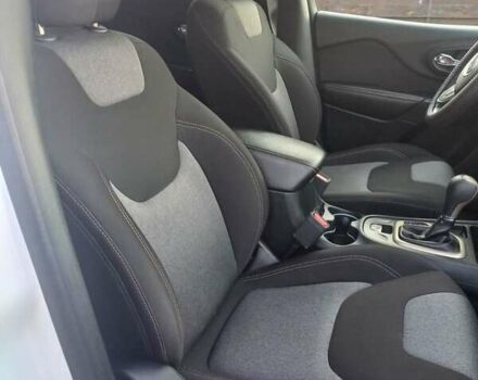 Белый Джип Чероки, объемом двигателя 3.24 л и пробегом 142 тыс. км за 13500 $, фото 19 на Automoto.ua