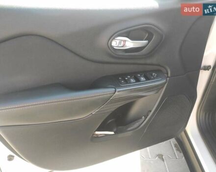 Белый Джип Чероки, объемом двигателя 2.36 л и пробегом 153 тыс. км за 13700 $, фото 18 на Automoto.ua