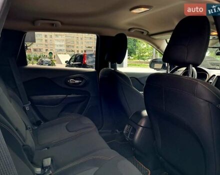 Белый Джип Чероки, объемом двигателя 2.36 л и пробегом 197 тыс. км за 12899 $, фото 28 на Automoto.ua