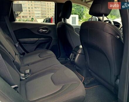 Белый Джип Чероки, объемом двигателя 2.36 л и пробегом 197 тыс. км за 12899 $, фото 24 на Automoto.ua