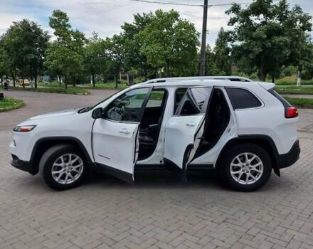 Белый Джип Чероки, объемом двигателя 2.4 л и пробегом 127 тыс. км за 15100 $, фото 2 на Automoto.ua