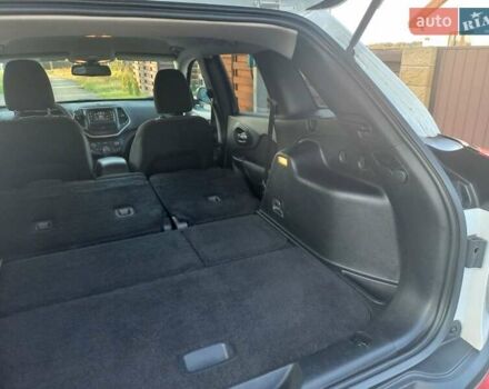 Белый Джип Чероки, объемом двигателя 3.24 л и пробегом 142 тыс. км за 13500 $, фото 4 на Automoto.ua