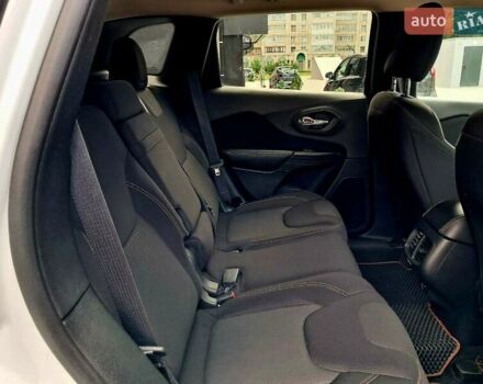 Белый Джип Чероки, объемом двигателя 2.36 л и пробегом 197 тыс. км за 12899 $, фото 23 на Automoto.ua