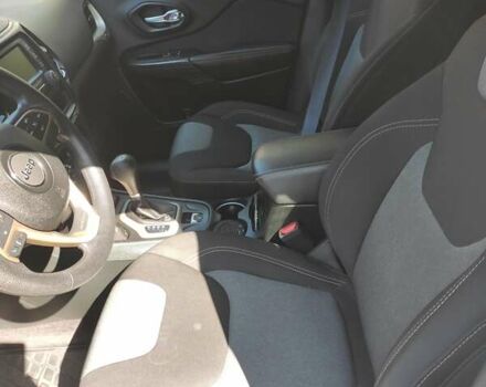 Белый Джип Чероки, объемом двигателя 2.36 л и пробегом 153 тыс. км за 13700 $, фото 37 на Automoto.ua