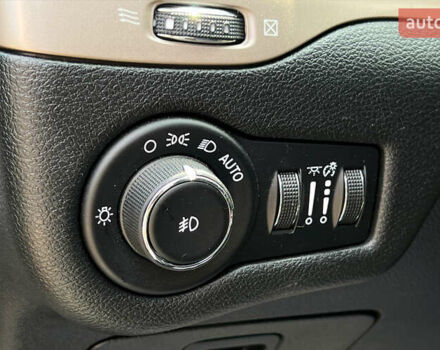 Белый Джип Чероки, объемом двигателя 3.2 л и пробегом 115 тыс. км за 14999 $, фото 14 на Automoto.ua