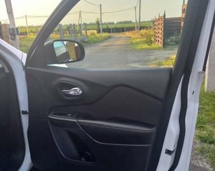 Белый Джип Чероки, объемом двигателя 3.24 л и пробегом 142 тыс. км за 13500 $, фото 16 на Automoto.ua